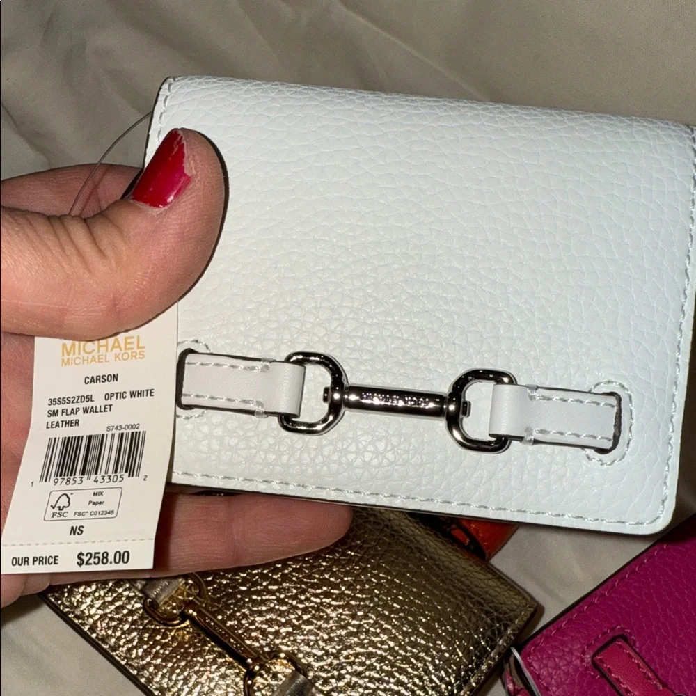 Michael Kors $258 Carson Women Pebbled Leather Flap Wallet one only - Picture 12 of 15